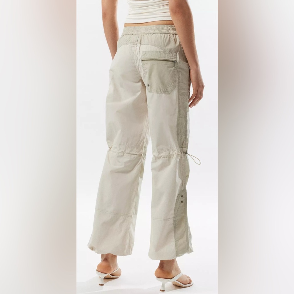 Urban Outfitters windbreaker wide leg pants, elastic waist. Green & ivory. XXL - Picture 3 of 16